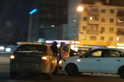 В Рязани на площади Театральной столкнулись две легковушки